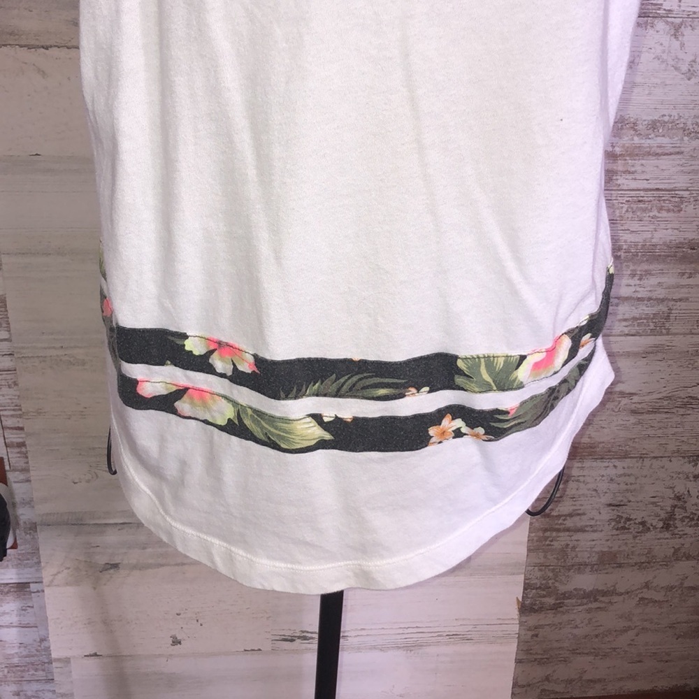 Pink Victoria’s Secret tropical tank top size medium bling tank top summer warm‌ - Picture 6 of 9